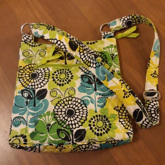 Vera Bradley Large Crossbody Hipster Bag Handbag Purse Color In Limes Up Limited - Picture 5 of 8